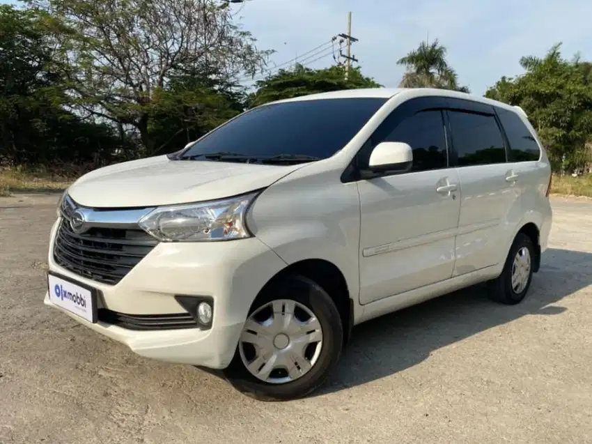 Pajak Panjang Daihatsu Xenia 1.3 R Bensin-MT 2016 Putih LEF