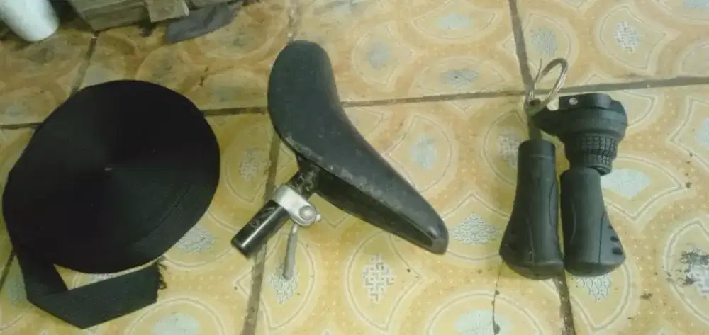 Slhkn plh slh 1 dr kelengkapan sepeda kond spt baru hrg murah sj