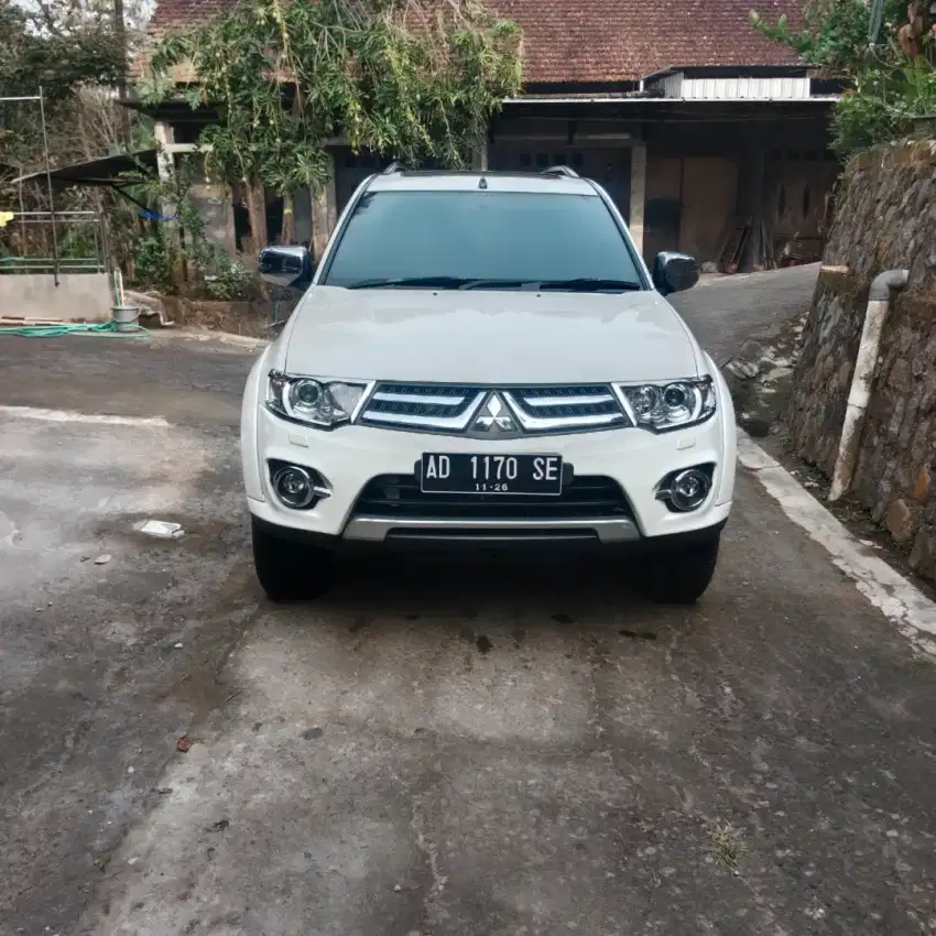 Pajero Sport Dakar 2015 KM rendah