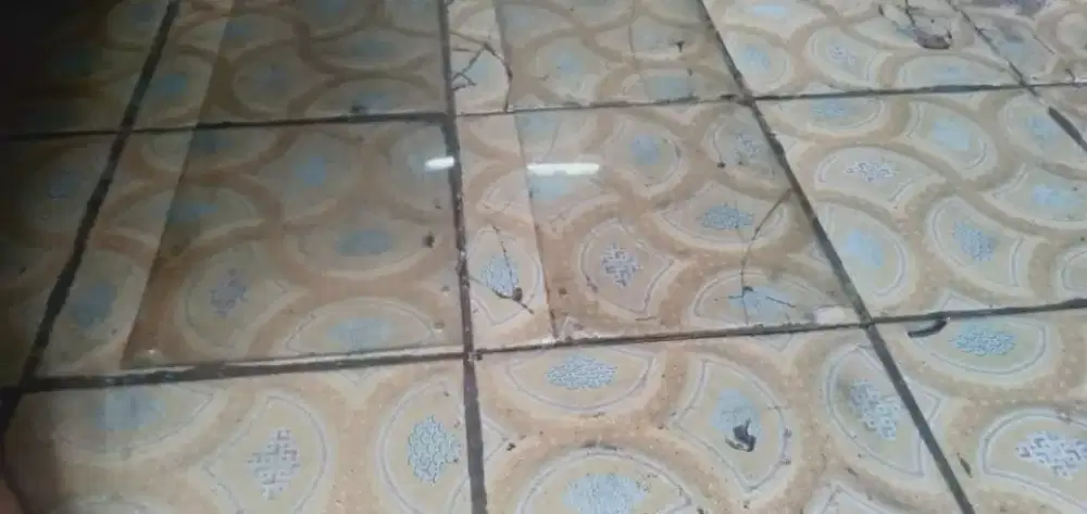 Se psg akrilik serba guns uk 20x50cm mgkn ada yg perlu murah sj cptdpt