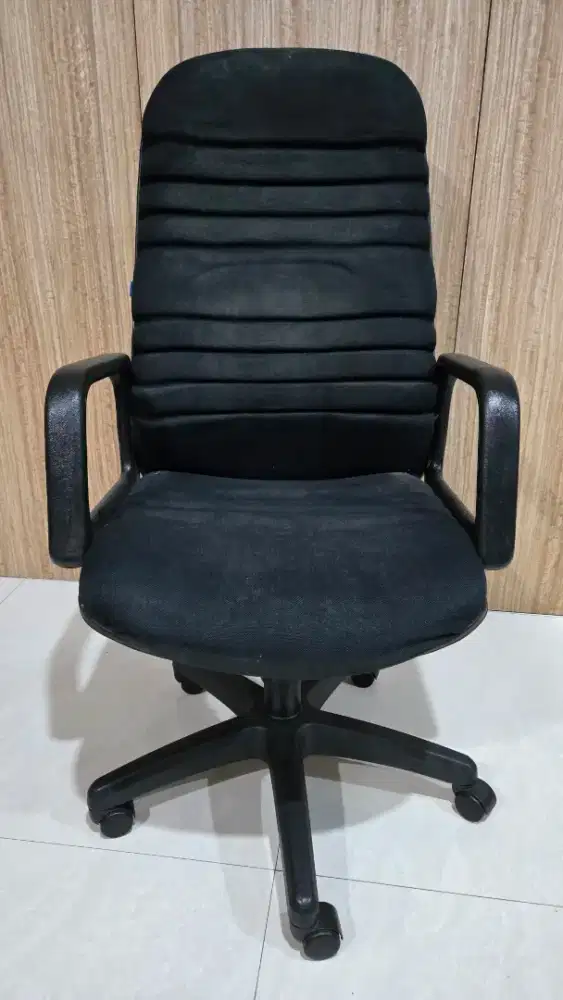 Kursi direksi indachi