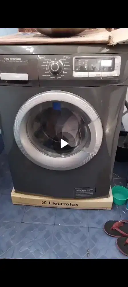 Mesin cuci electrolux EWF10831