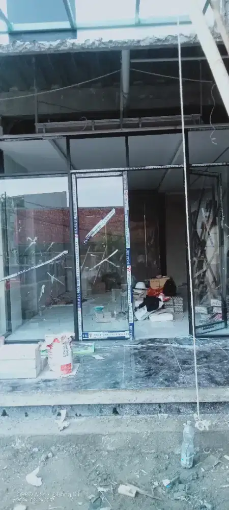 Kusen aluminium pintu kaca