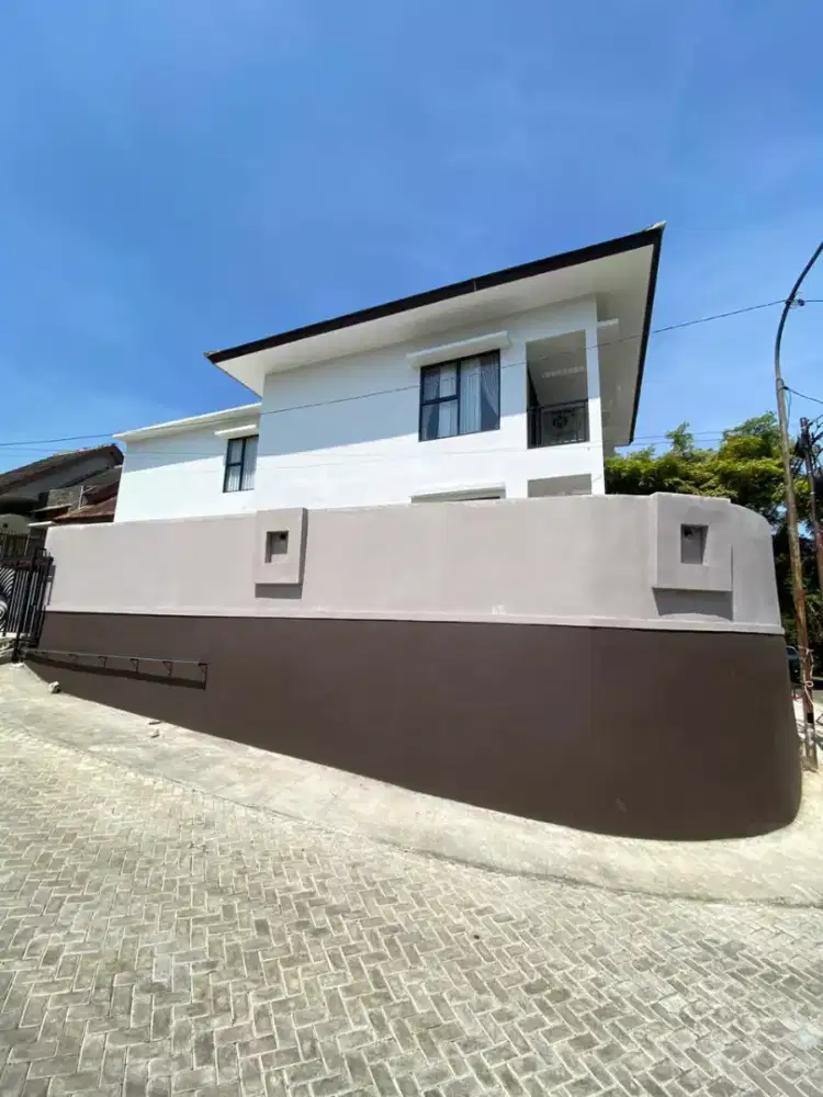 Rumah di setiabudi regency ada kolam renang pribadi