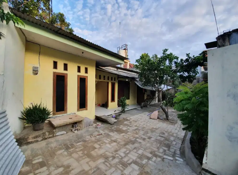 Dijual 1 rumah + 2 kontrakan dekat TIP TOP Ciputat