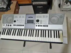 Keyboard Yamaha PSR E413