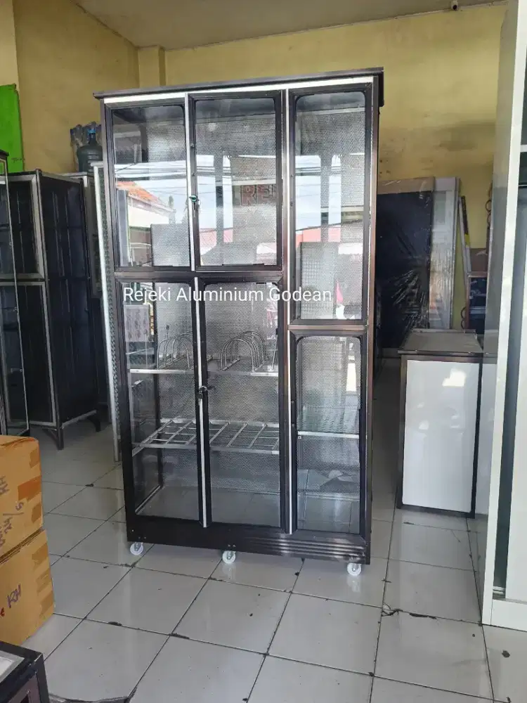 Rak piring aluminium Box pintu 3 pakai roda 6