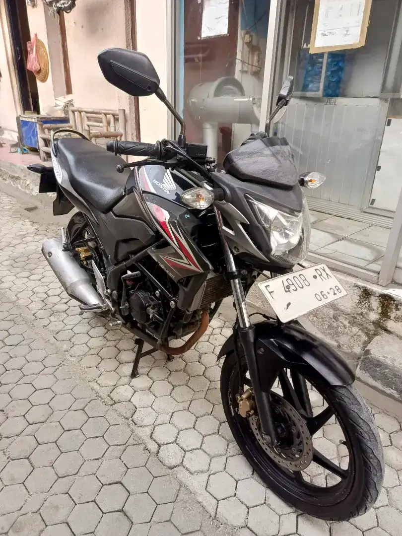 Jual CB 150r 2013 orisinil pajak ON