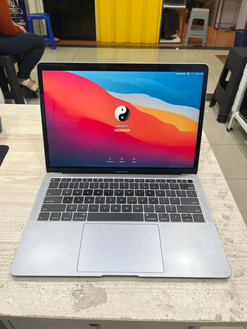 MACBOOK AIR 2019 CORE I5 13 INCHI 8/128 GB SECOND ORIGINAL