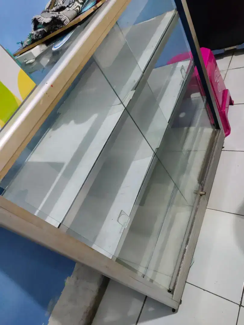 Etalase 1m Roda