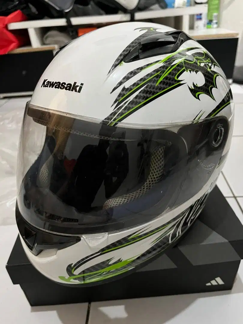 Helm kawasaki ninja RR