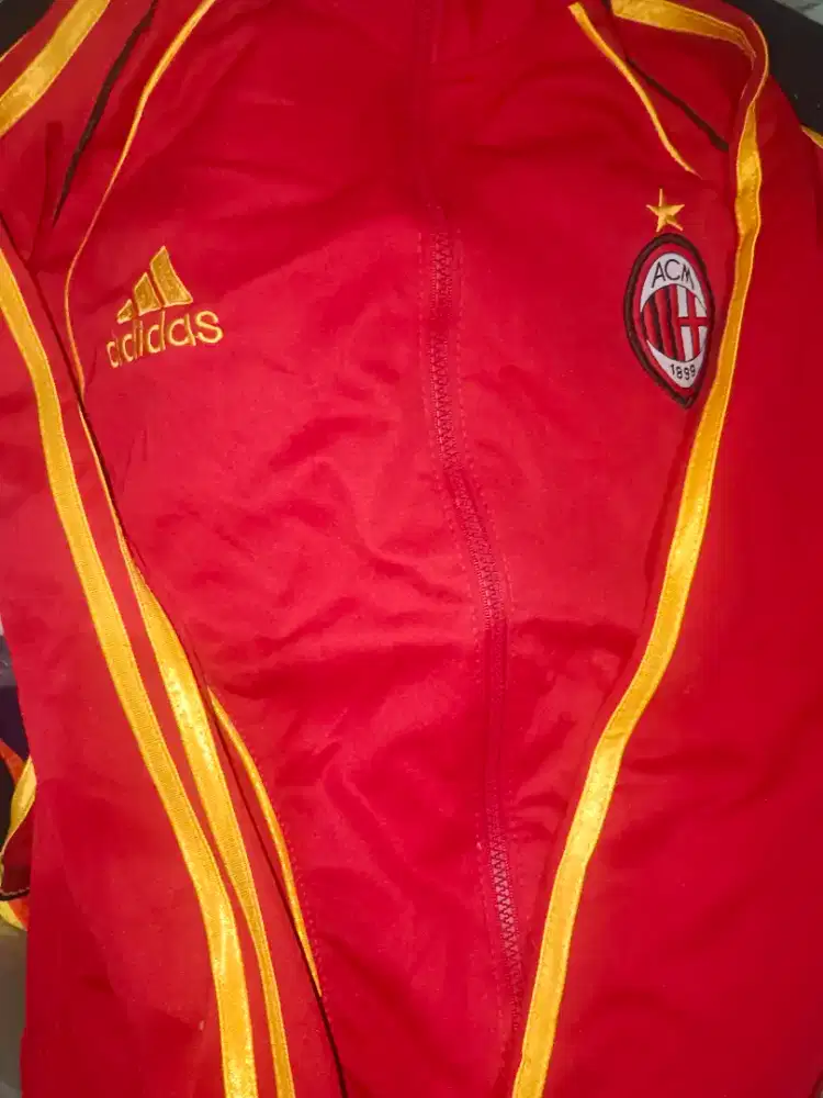 SALE Jaket Bola AC Milan Dewasa Bagus Adem