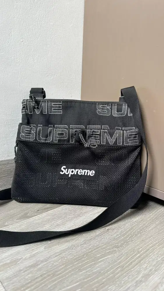 Preloved Supreme FW 21 side bag