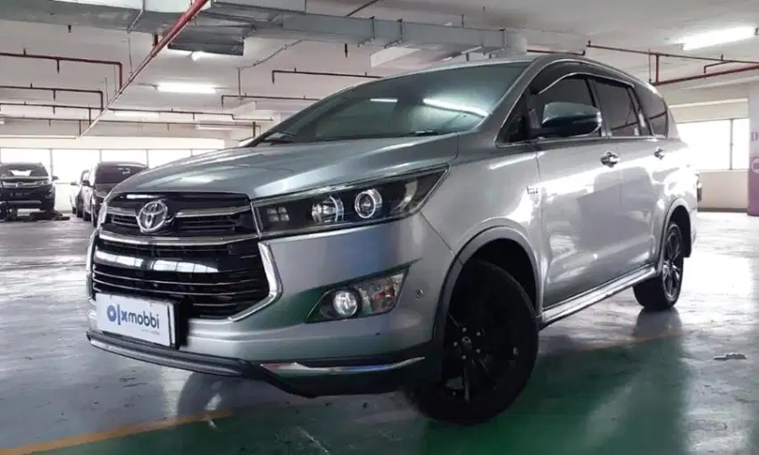 TDP 15JT Toyota Kijang Innova 2.0 Venturer Bensin-AT 2017 Silver