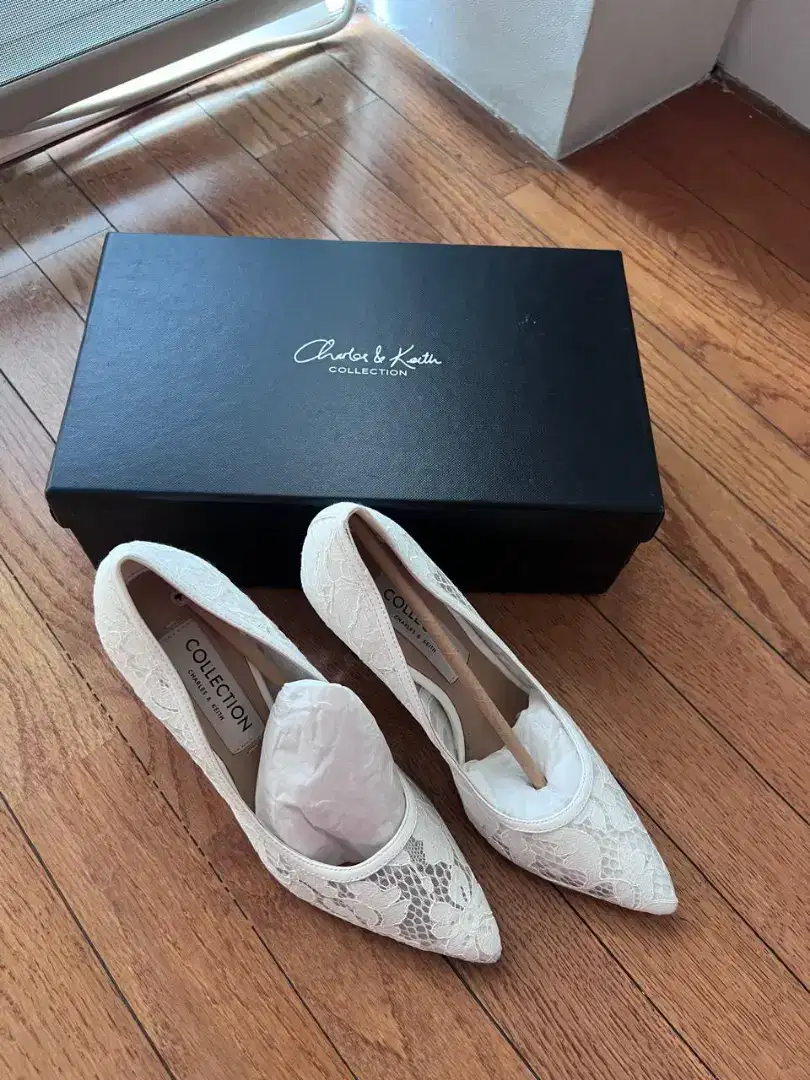 Sepatu Charles & Keith uk 38