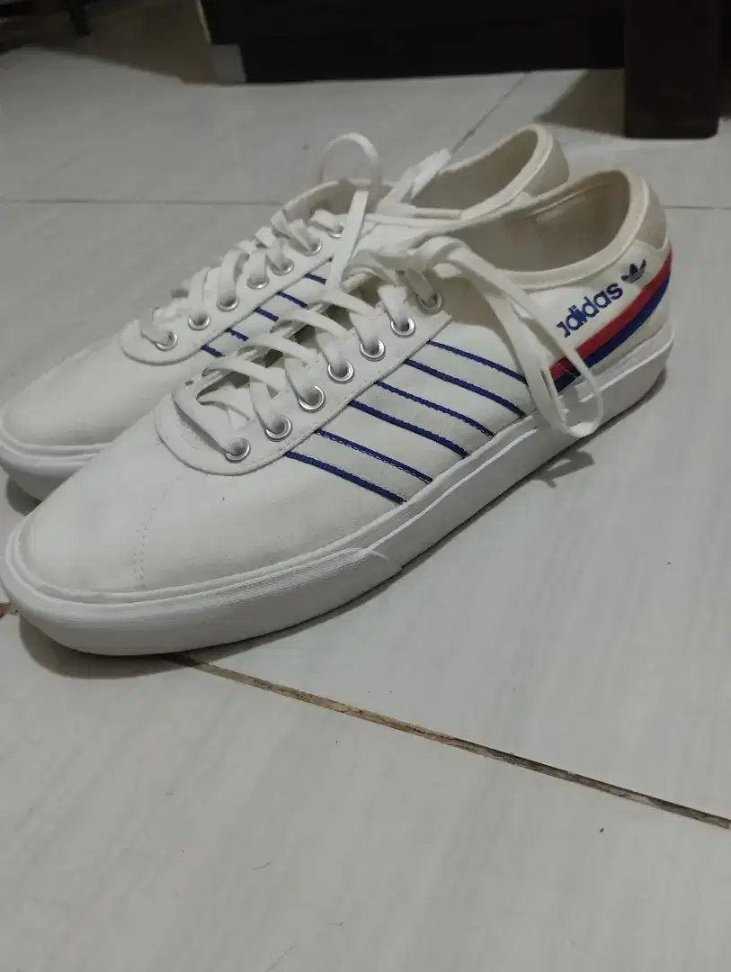 Sepatu Adidas Originals Delpala Pria