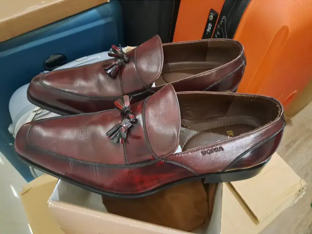 Sepatu kulit bonia original size 43