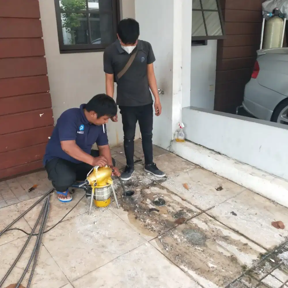 Ahli WC mampet Tampa bongkar BERGARANSI ( MALAYANI JABODETABEK