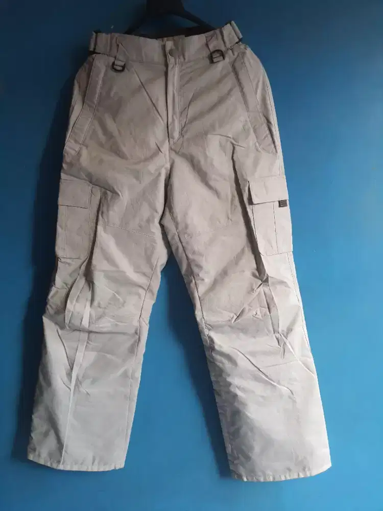 CELANA OUTDOOR ELLESSE BRANDED