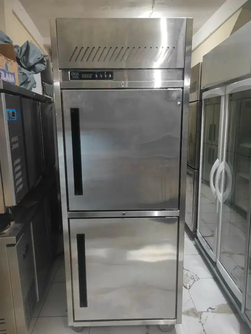 UPRIGHT FREZEER 2 DOOR ( BEKAS)