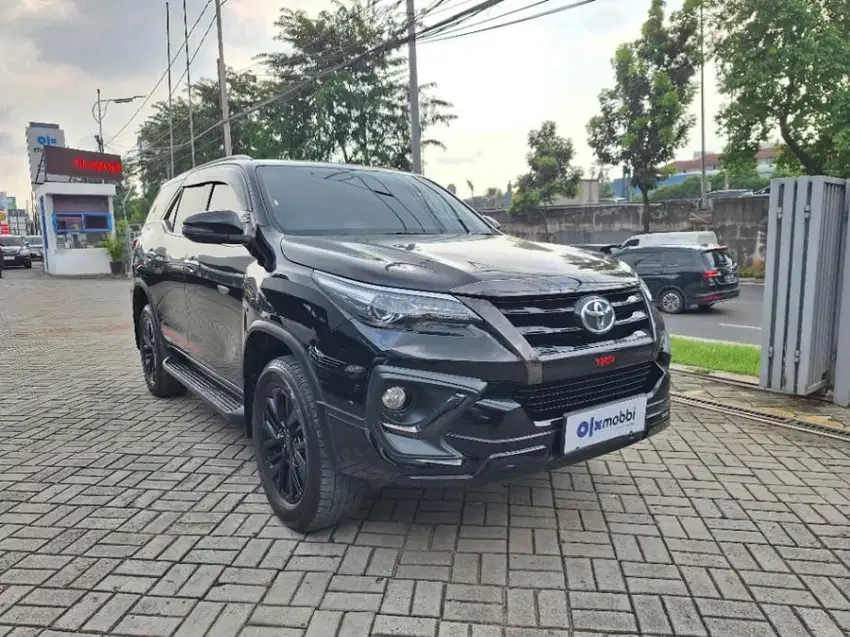 Toyota Fortuner 2.7 4x2 SRZ Bensin-AT 2020 Hitam