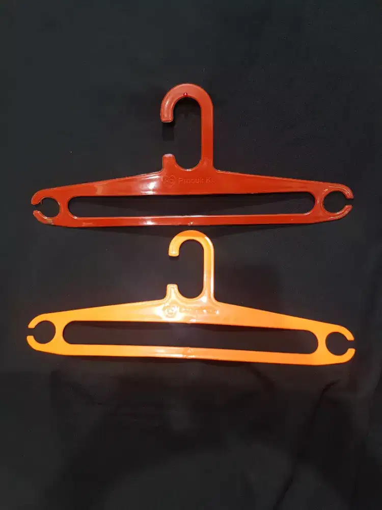 Hanger plastik anak