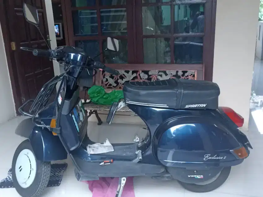Vespa exclusive 2 thn 2000