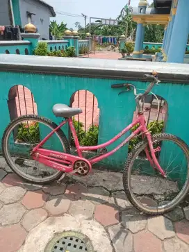 Sepeda tinggal gowes aja