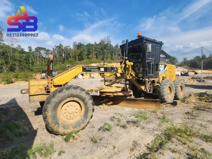 Motor Grader Caterpillar 120K (Th. 2017)