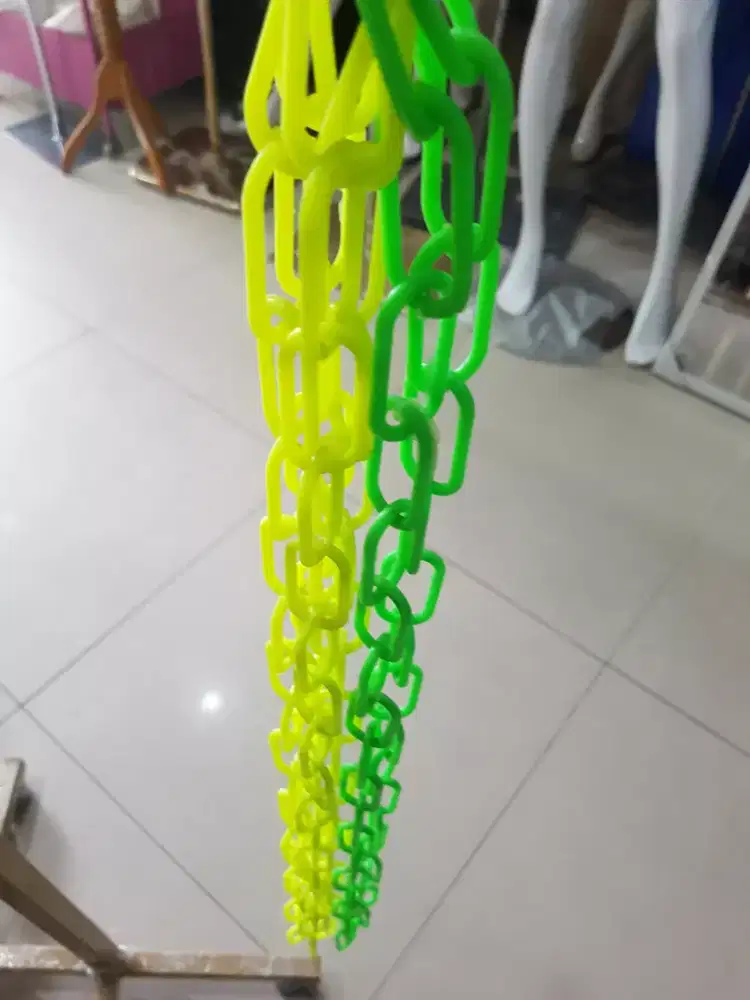 Rantai plastik warna
