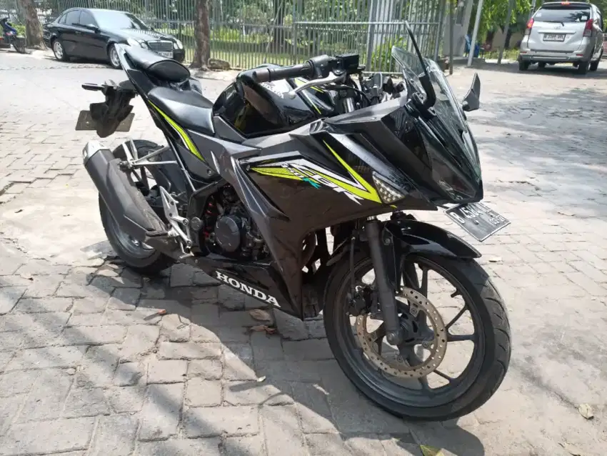 Dijual cepat Honda CBR 150