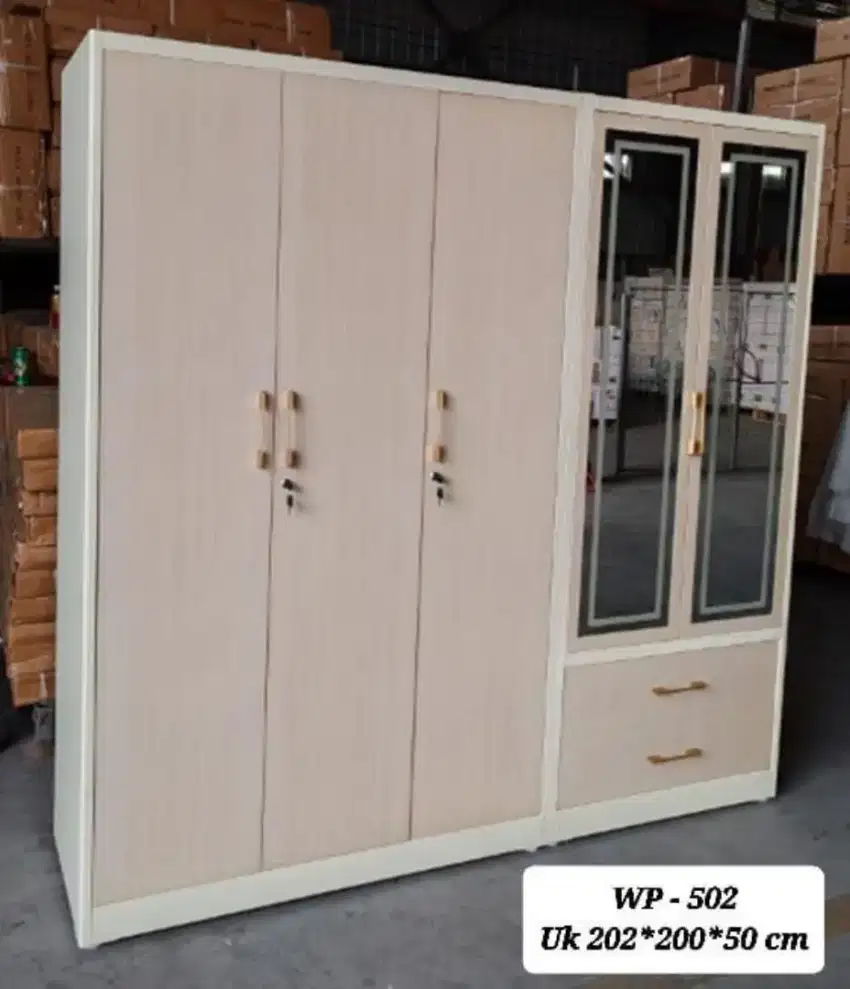 Lemari besi 5 pintu