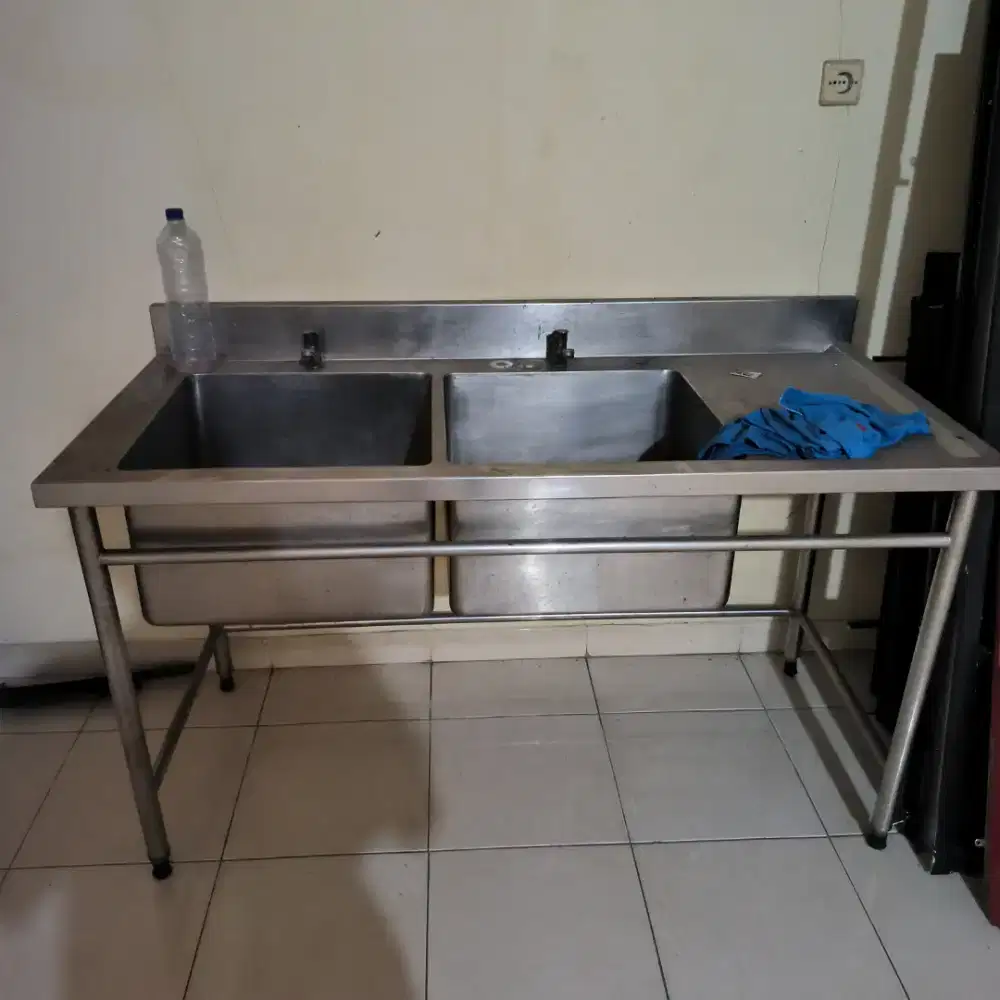 Meja wastafel stainless cuci piring bekas second kabinet sink