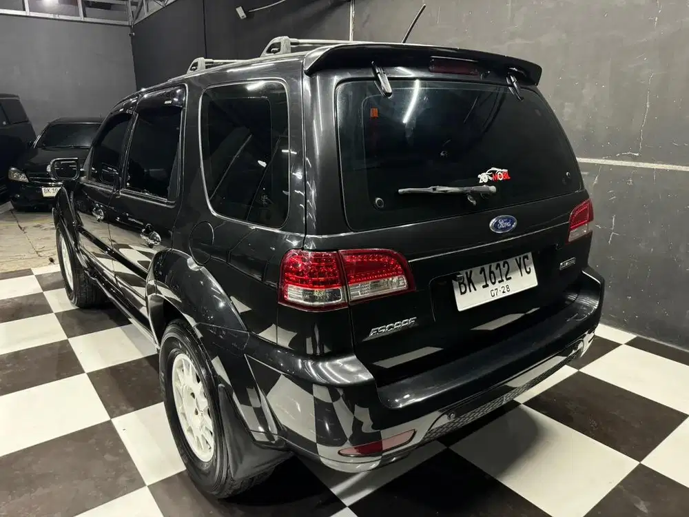 Ford Escape XLT Limited A/T Tahun 2011