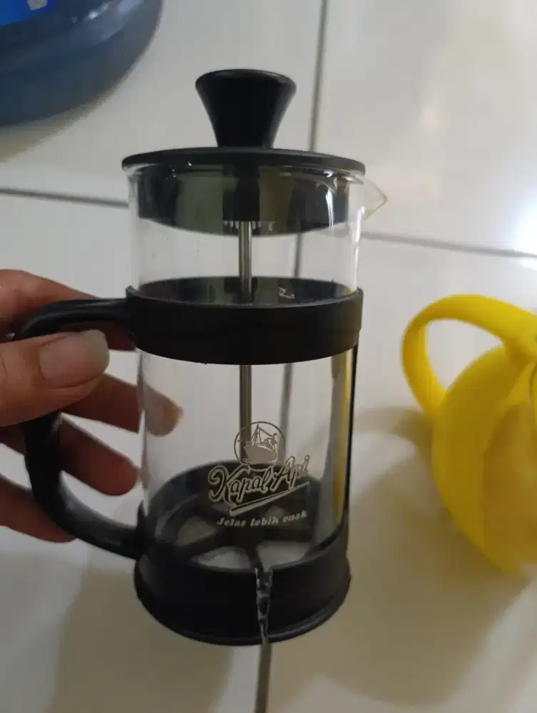 Teko kopi press dan teko teh seduh