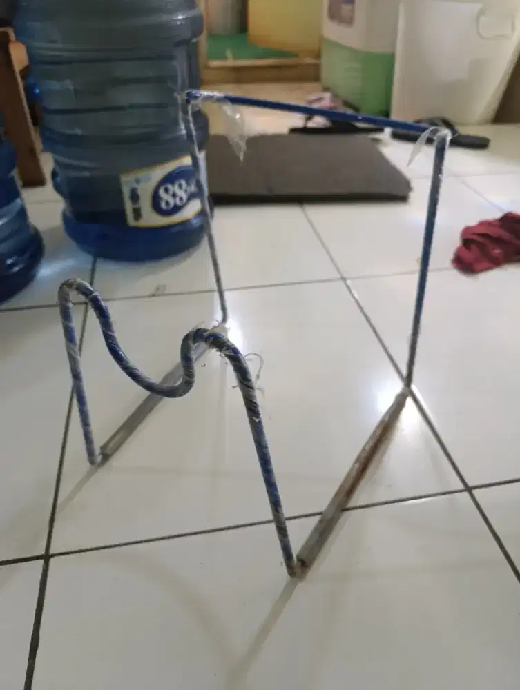 Besi dudukan galon + tutup galon