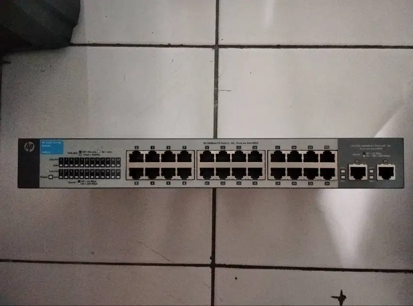 HP J9664A Switch Hub 24 Port 10/100Mbps + 2 Port Gigabit