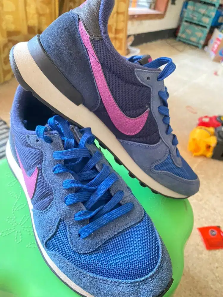 Nike Internationalist