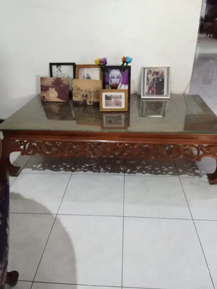 Meja pajangan kayu jati ukir