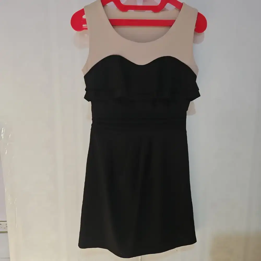 Dress Anak Perempuan Remaja Tebal Spandex Cream Black Bagus/bangkok