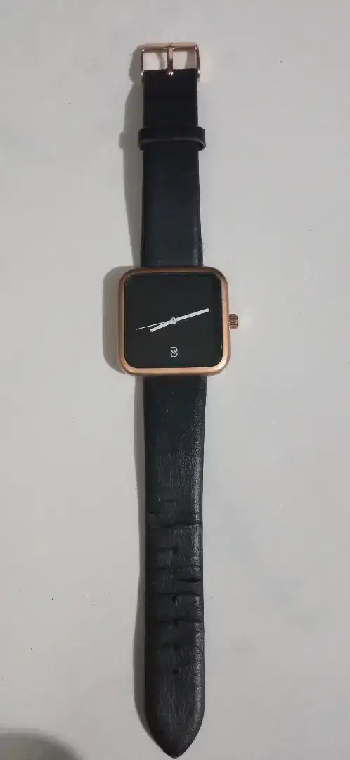 Jam Tangan Kotak Ekslusif