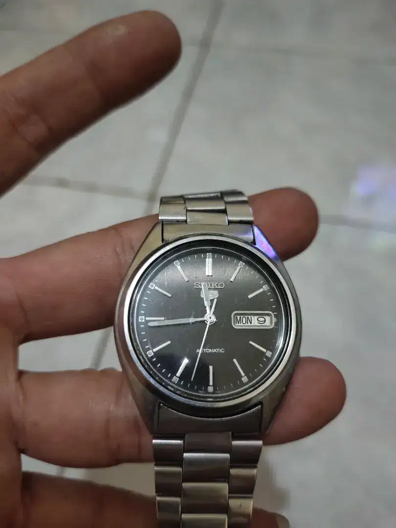 Jam tangan Seiko 5 automatic