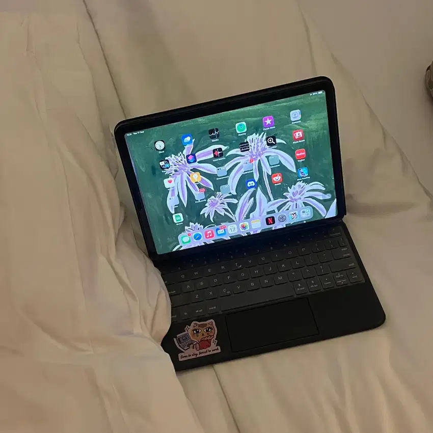 Mils apple magic floating keyboard iPad 11 Pro Air