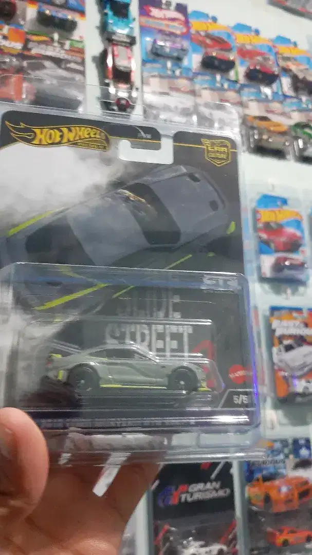 HOT WHEELS PREMIUM SLIDE STREET FORD MUSTENG ABU-ABU