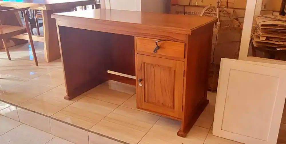 Meja Kantor Jati Meja Kantor Minimalis Murah Meja Kantor Setengah Biro