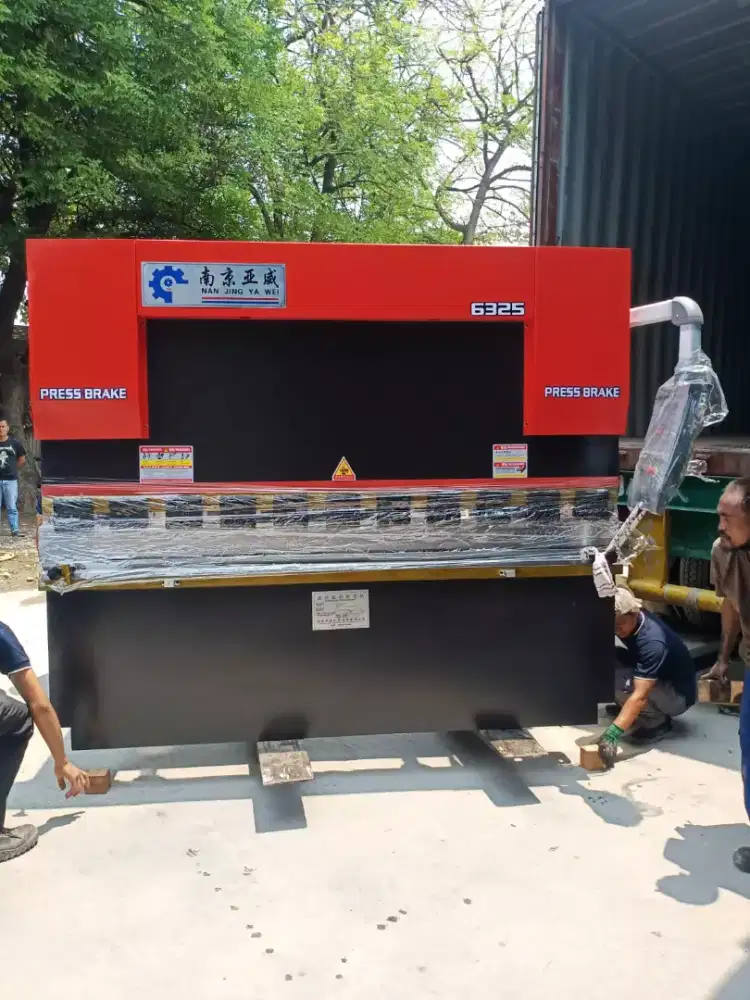 Mesin bending 63t*2500