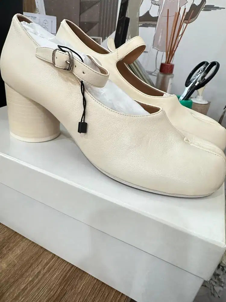 Maison Margiela tabi shoes belum pernah di pakai complete set