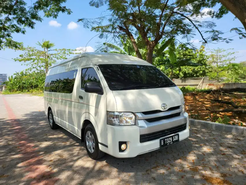 HIACE COMMUTER DIESEL 2.5 CC MANUAL 2020