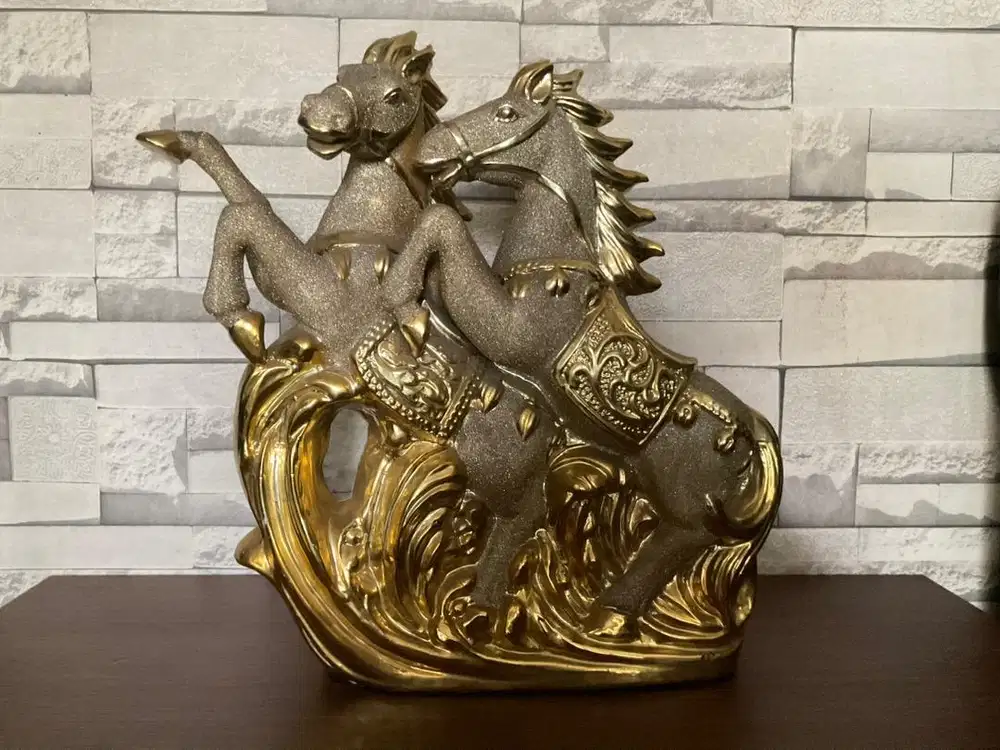 Pajangan Kuda Gold