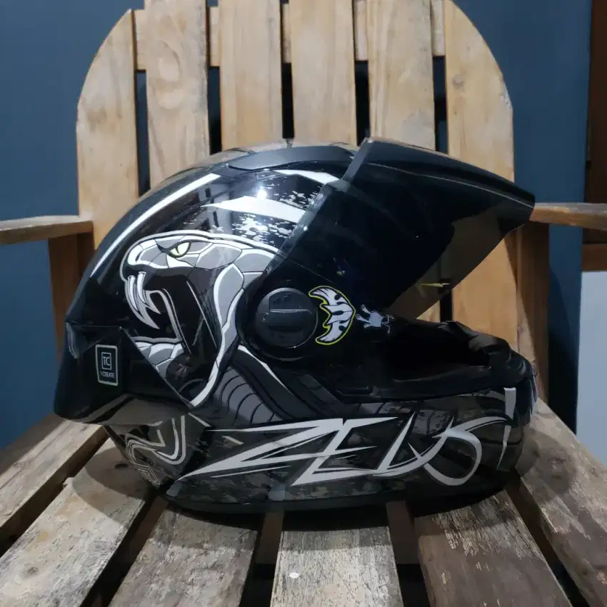 Helm Zeus Z811s Full face